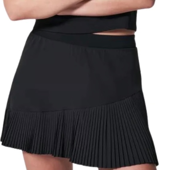 SPANX Pants - SPANX Yes! Pleats Black Pleated Skort